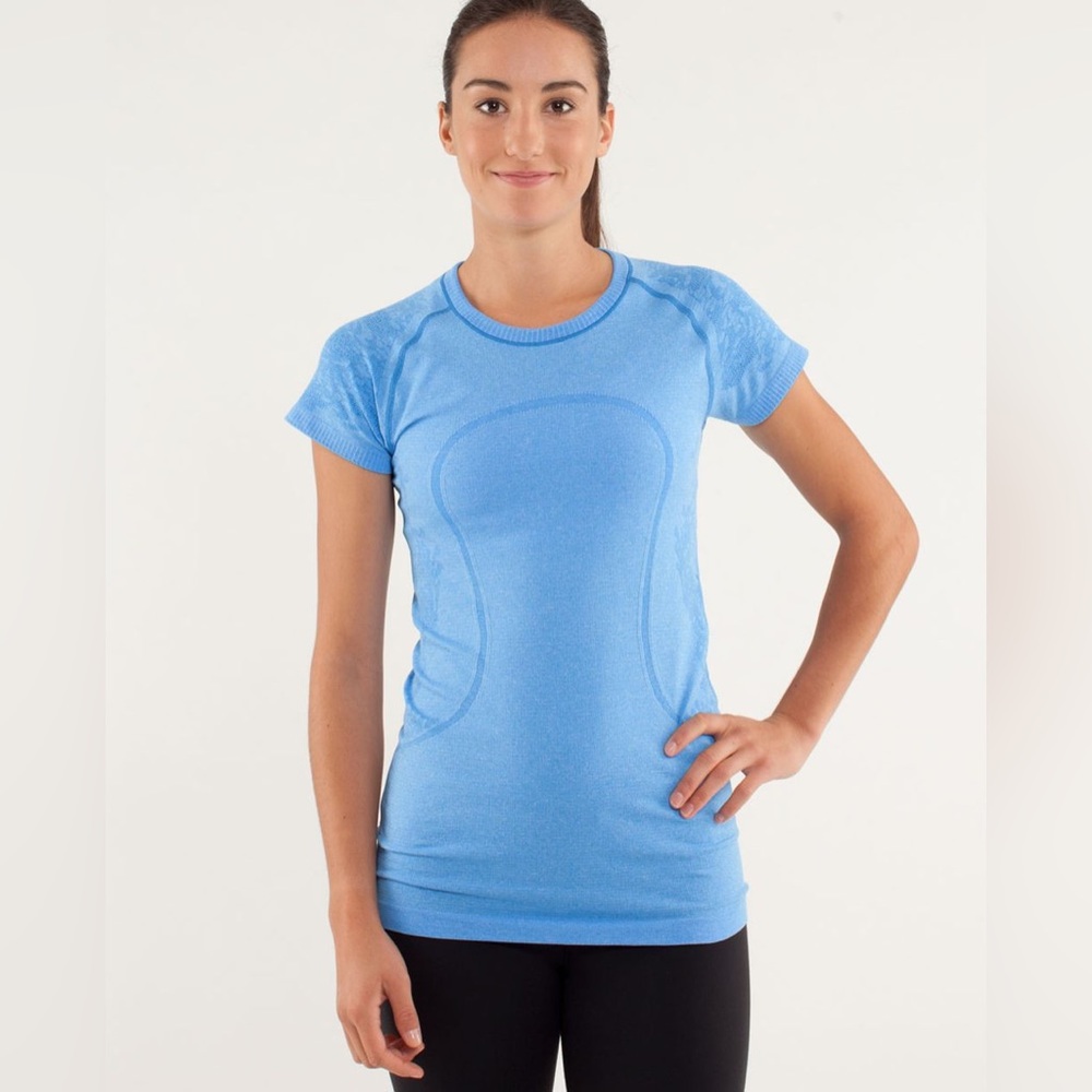 Lululemon Swiftly Tech Tee in Blue Lace. Size 10. Pristine Condition.